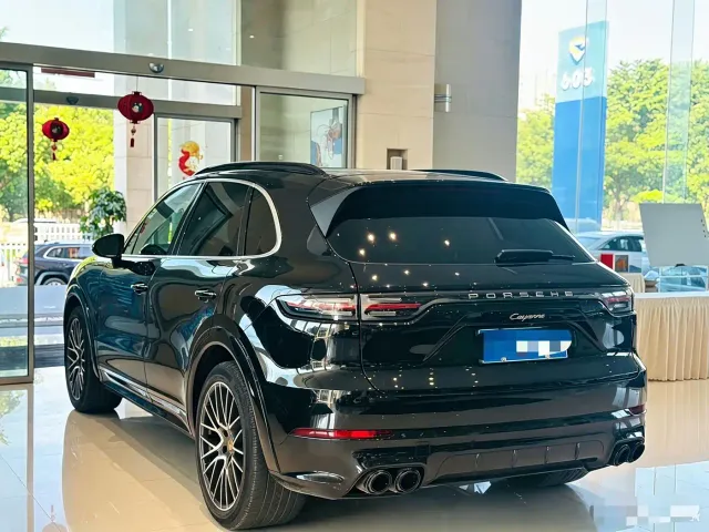 Porsche Cayenne — Фото автомобиля 7