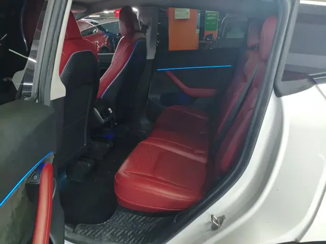 Tesla Model Y — Фото автомобиля 6
