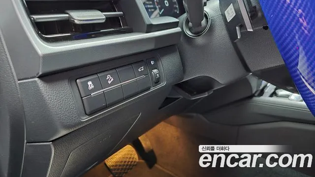 KG_Mobility_Ssangyong Rexton Rexton Arena Дизель 2.2 4WD — Фото автомобиля 15