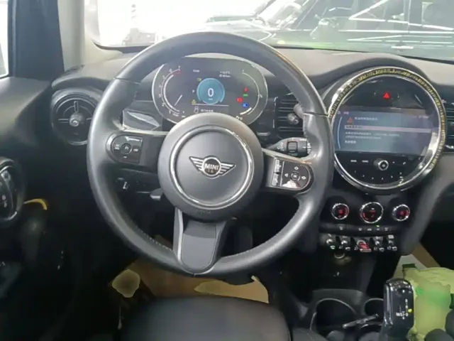 MINI Hatch — Фото автомобиля 10