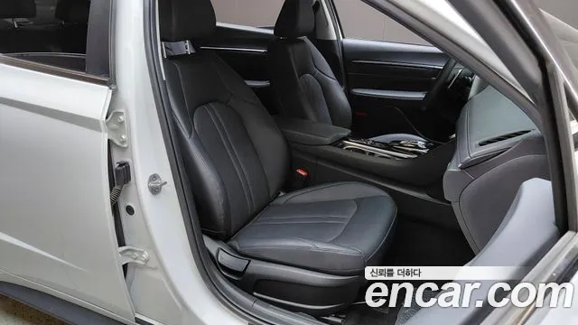 Hyundai Sonata Sonata (DN8) 2.0 LPG(Для проката) — Фото автомобиля 25