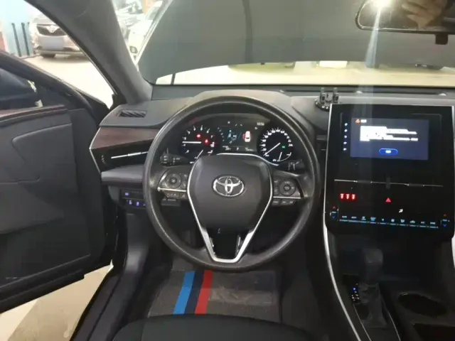 Toyota Avalon — Фото автомобиля 10