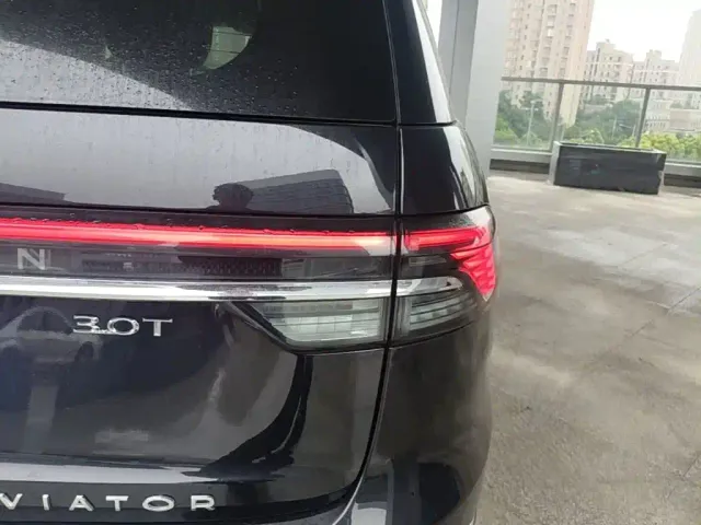 Lincoln Aviator — Фото автомобиля 7
