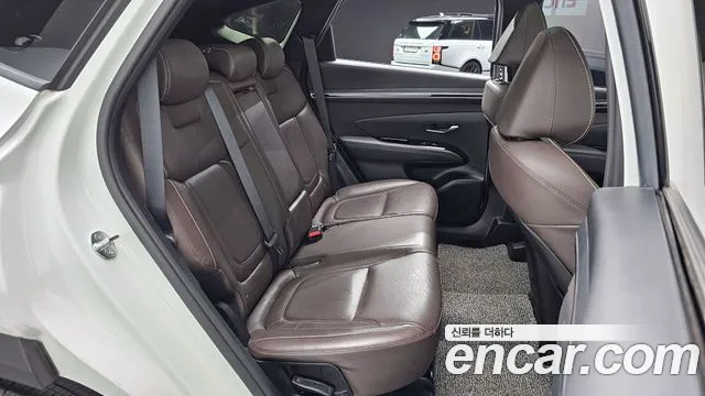 Hyundai Tucson Tucson (NX4) Дизель 2.0 2WD — Фото автомобиля 12