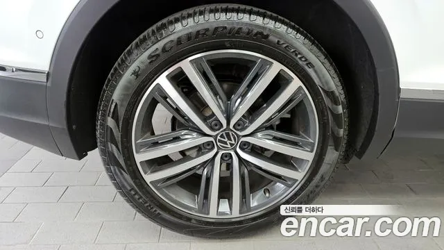 Volkswagen Tiguan Tiguan 2 поколение 2.0 TDI Prestige — Фото автомобиля 5
