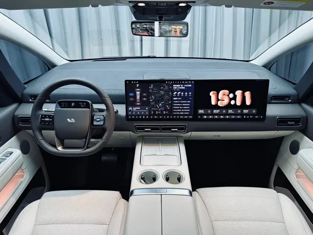 Li Auto MEGA — Фото автомобиля 20