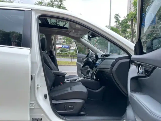Nissan X-Trail — Фото автомобиля 10