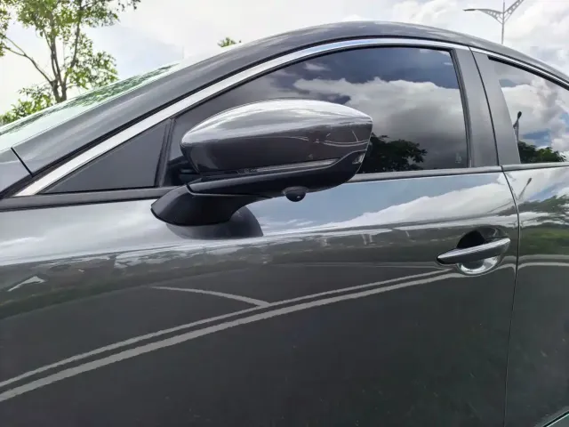 Mazda Axela — Фото автомобиля 22