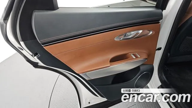 Genesis GV70 2.5T Бензин AWD — Фото автомобиля 24