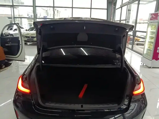 BMW 3 Series — Фото автомобиля 18
