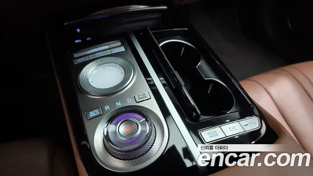 Genesis G80 Бензин 2.5 турбо AWD — Фото автомобиля 9