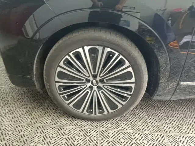 Geely Galaxy M9 — Фото автомобиля 22