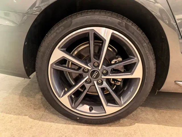 Audi A4L — Фото автомобиля 14