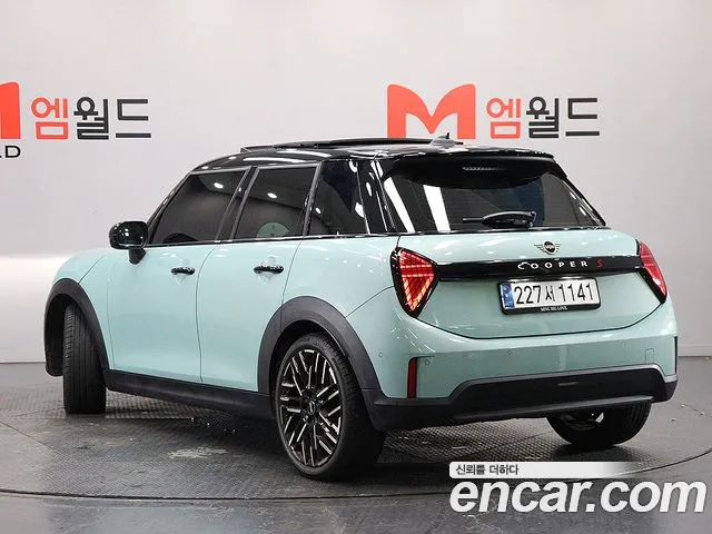 MINI Cooper 4th Gen — Фото автомобиля 4