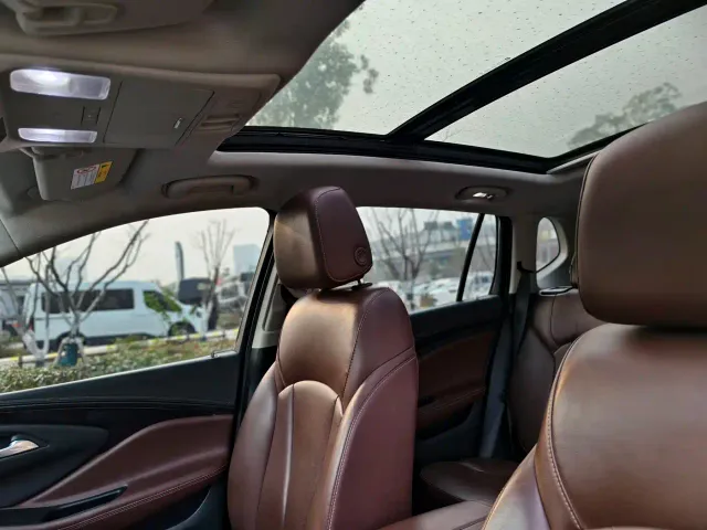 Buick Envision Plus — Фото автомобиля 13