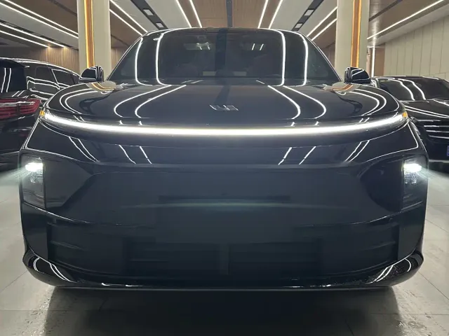 Li Auto L6 — Фото автомобиля 2