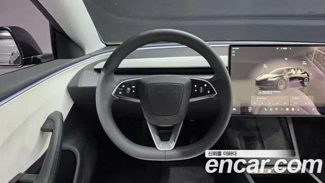 Tesla Model 3 — Фото автомобиля 5