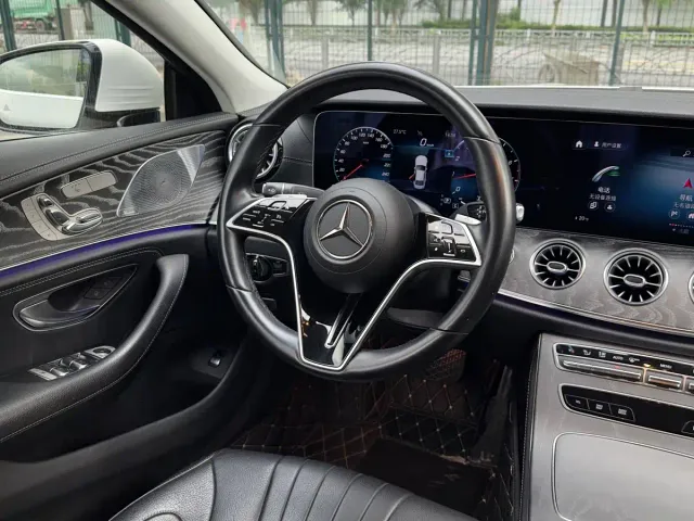 Mercedes-Benz CLS-Class — Фото автомобиля 18