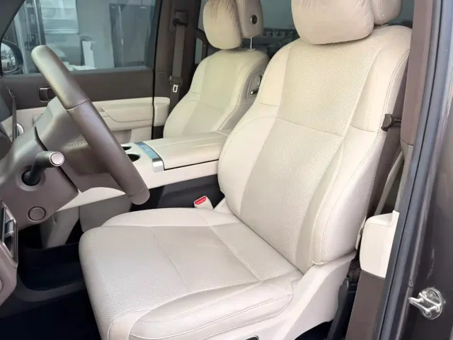 Li Auto MEGA — Фото автомобиля 3