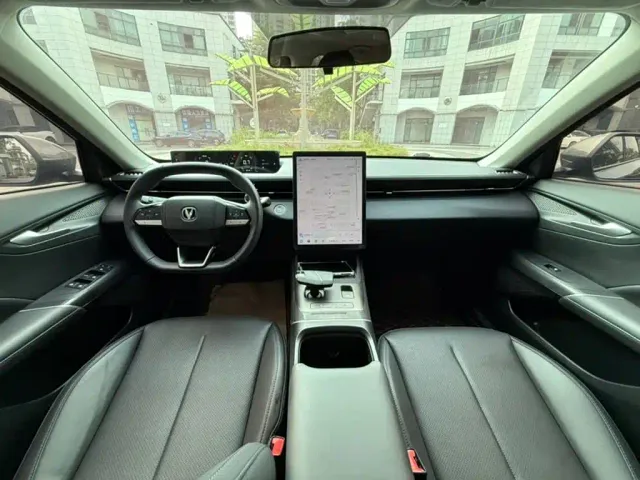 Changan Eado — Фото автомобиля 5