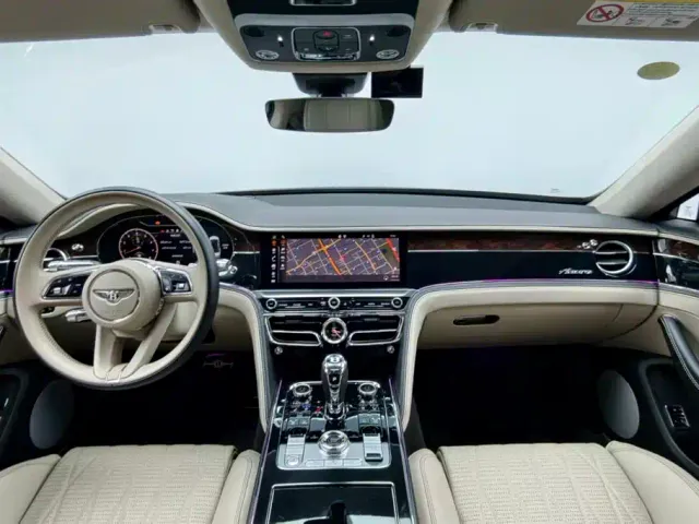 Bentley Flying Spur — Фото автомобиля 10