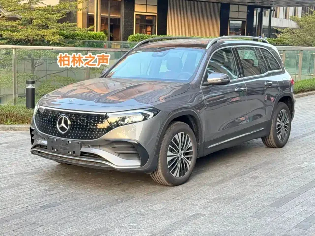 Фотография автомобиля — Mercedes-Benz EQB