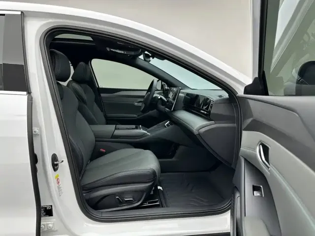 BYD Qin L — Фото автомобиля 23