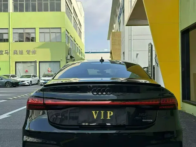 Audi A7L — Фото автомобиля 8