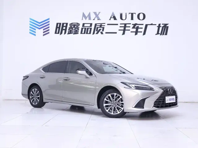 Lexus ES — Фото автомобиля 5