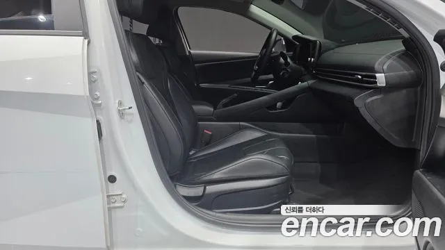 Hyundai AVANTE Avante (CN7) — Фото автомобиля 11