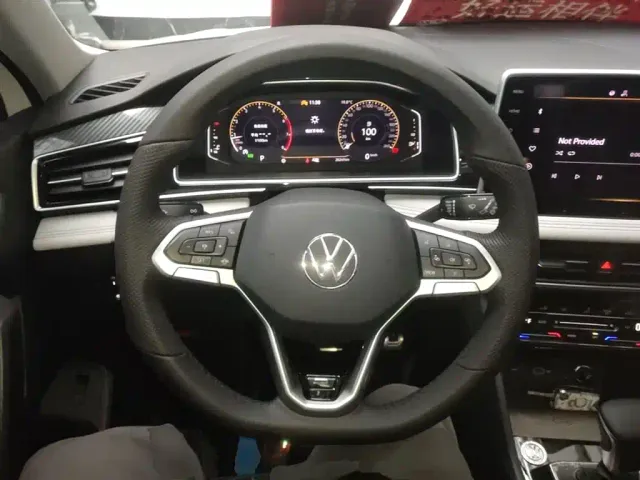 Volkswagen Tiguan L — Фото автомобиля 10