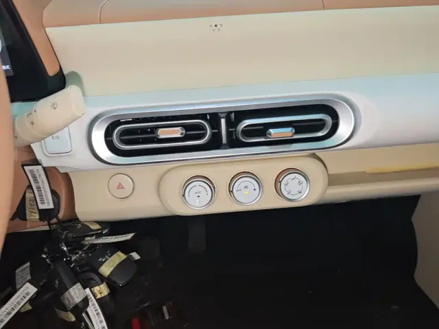 Wuling Hongguang Mini EV — Фото автомобиля 12