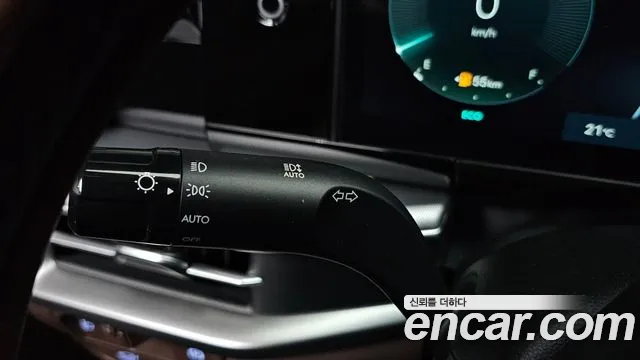 Hyundai Grandeur Grandeur (GN7) 2.5 Бензин 2WD — Фото автомобиля 26