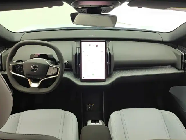 Volvo EX30 — Фото автомобиля 12