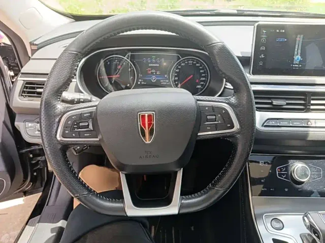 Hongqi H5 — Фото автомобиля 10