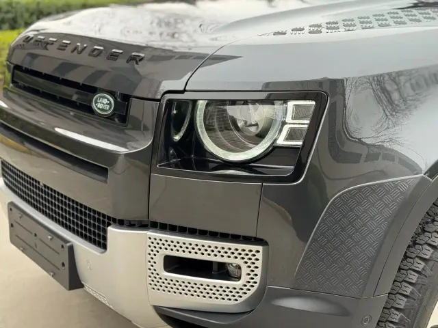 Land Rover Defender — Фото автомобиля 5