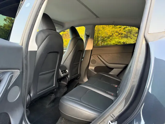Tesla Model Y — Фото автомобиля 6