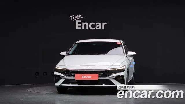 Hyundai Avante CN7 — Фото автомобиля 3