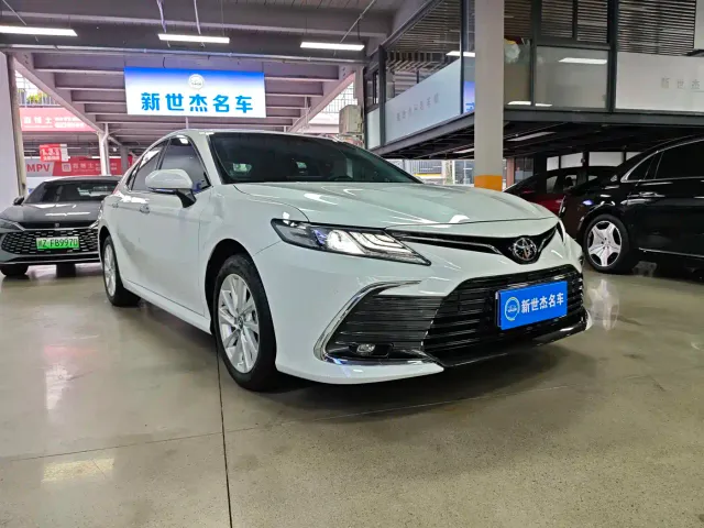 Toyota Camry — Фото автомобиля 3