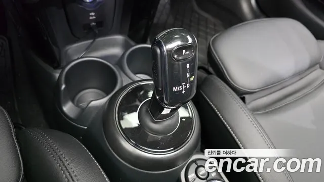Mini Cooper Cooper Classic Plus — Фото автомобиля 9
