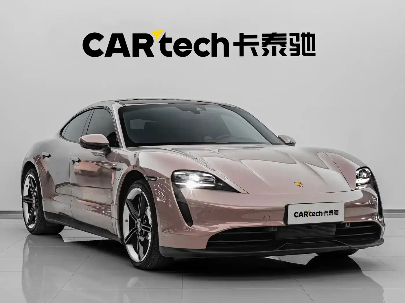 Porsche Taycan 2022 Taycan — Фото автомобиля 2