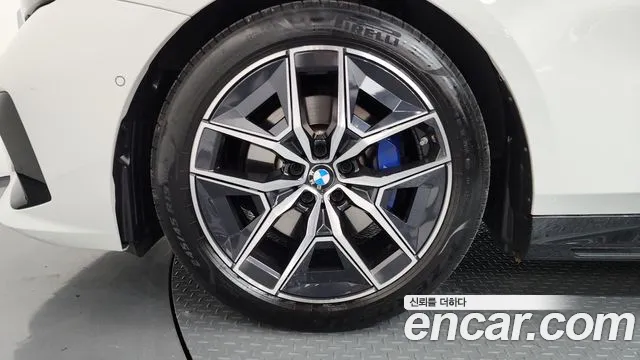 BMW 5 Series G60 — Фото автомобиля 5