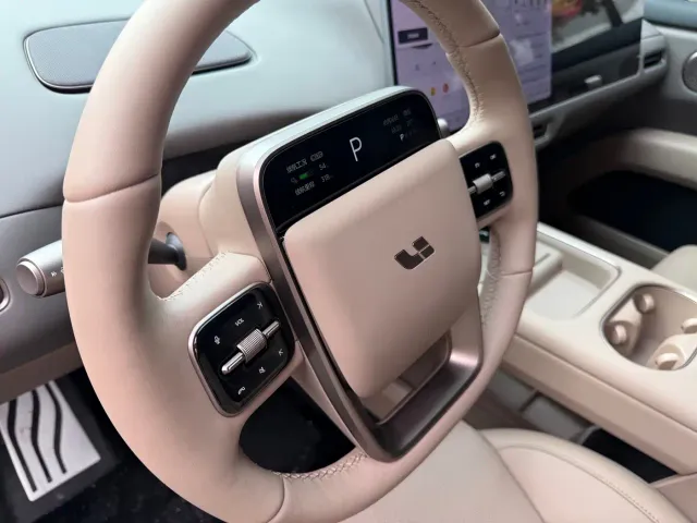 Li Auto i6 — Фото автомобиля 14