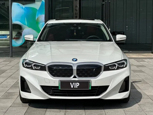 BMW i3 — Фото автомобиля 10