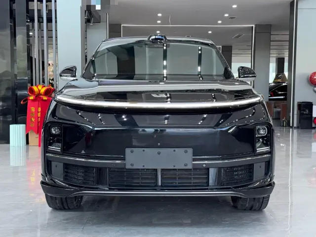 Li Auto L9 — Фото автомобиля 2