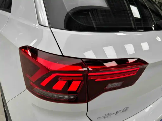 Volkswagen T-Roc — Фото автомобиля 24
