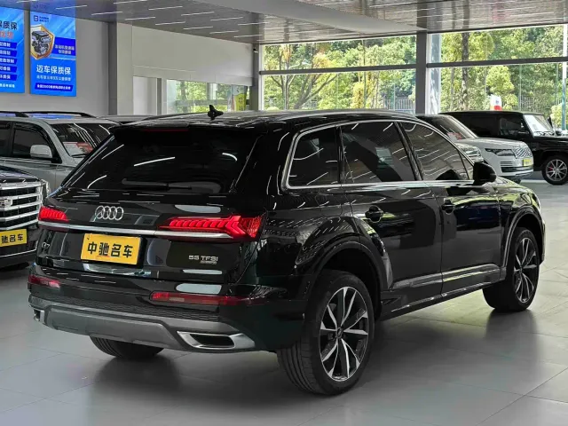 Audi Q7 — Фото автомобиля 5