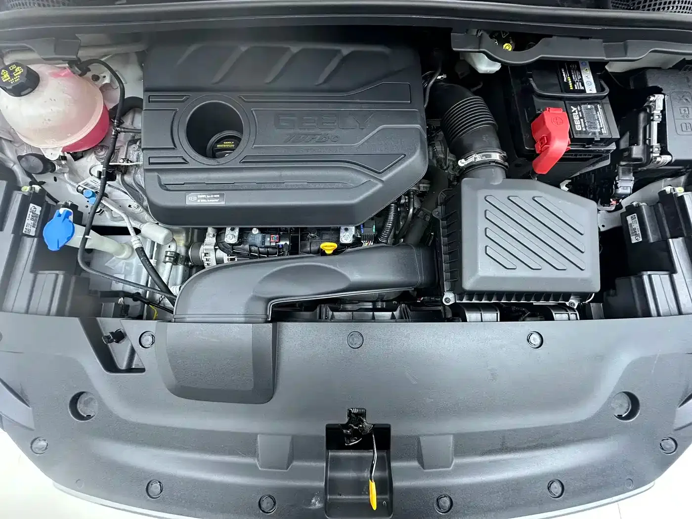 Geely Emgrand S 2022 1.4T CVT Crossover Player — Фото автомобиля 21