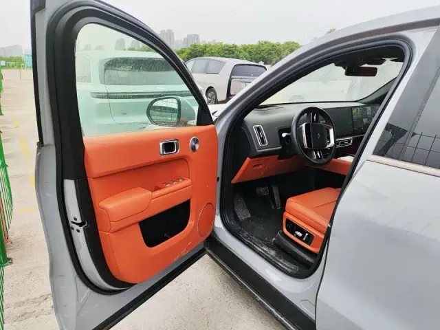 Li Auto L9 — Фото автомобиля 5