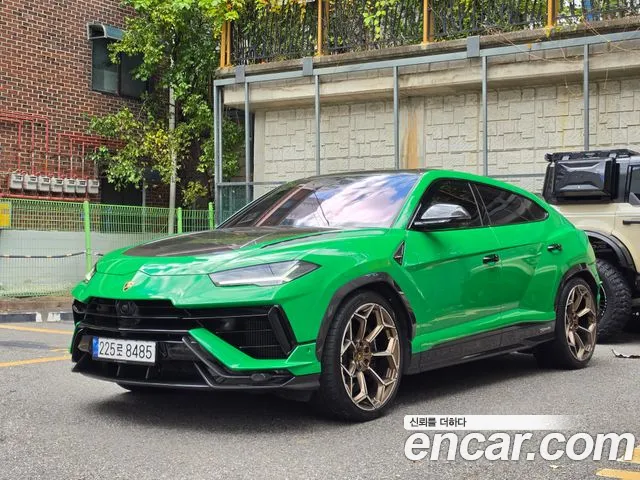 Фотография автомобиля — Lamborghini Urus
